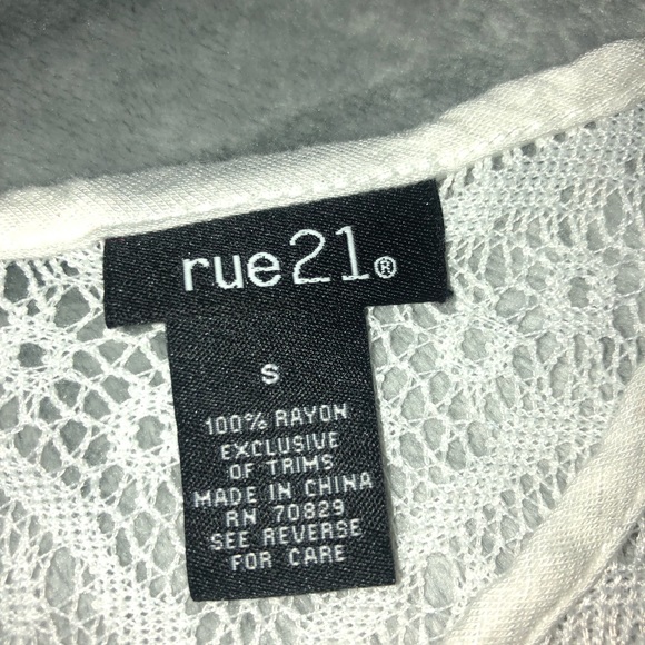 Lace top - Picture 2 of 3